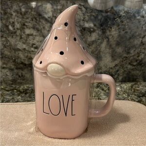 NWT Rae Dunn “LOVE” Mug with Gnome Topper – 16 oz